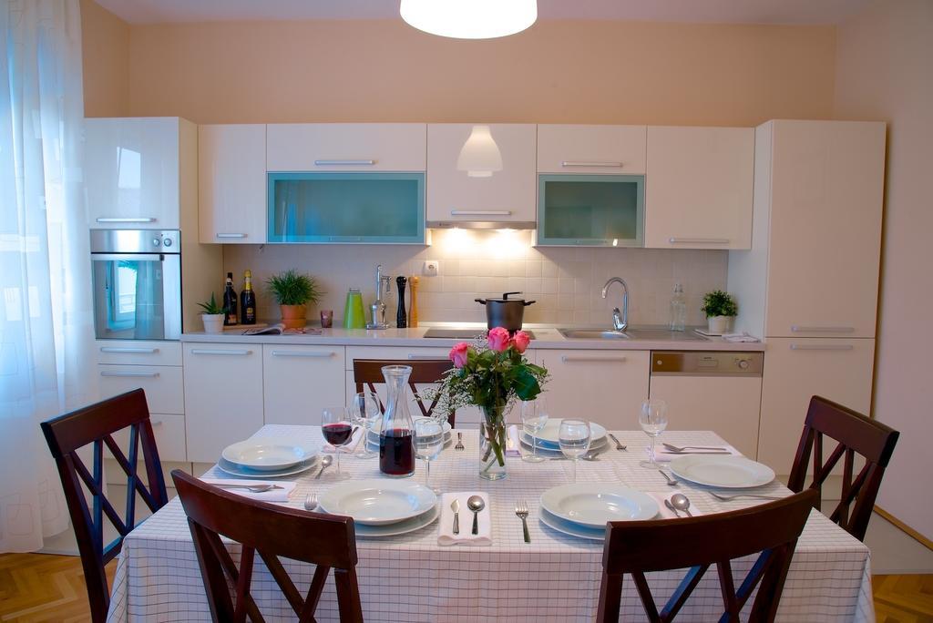 Luxe 3Br Apartment สปลิท ห้อง รูปภาพ